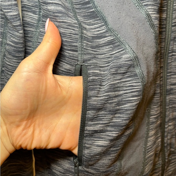Lululemon - Grey and White Casual Long Sleeve Scuba Hoodie Full Zip in Size 2 - Picture 8 of 13